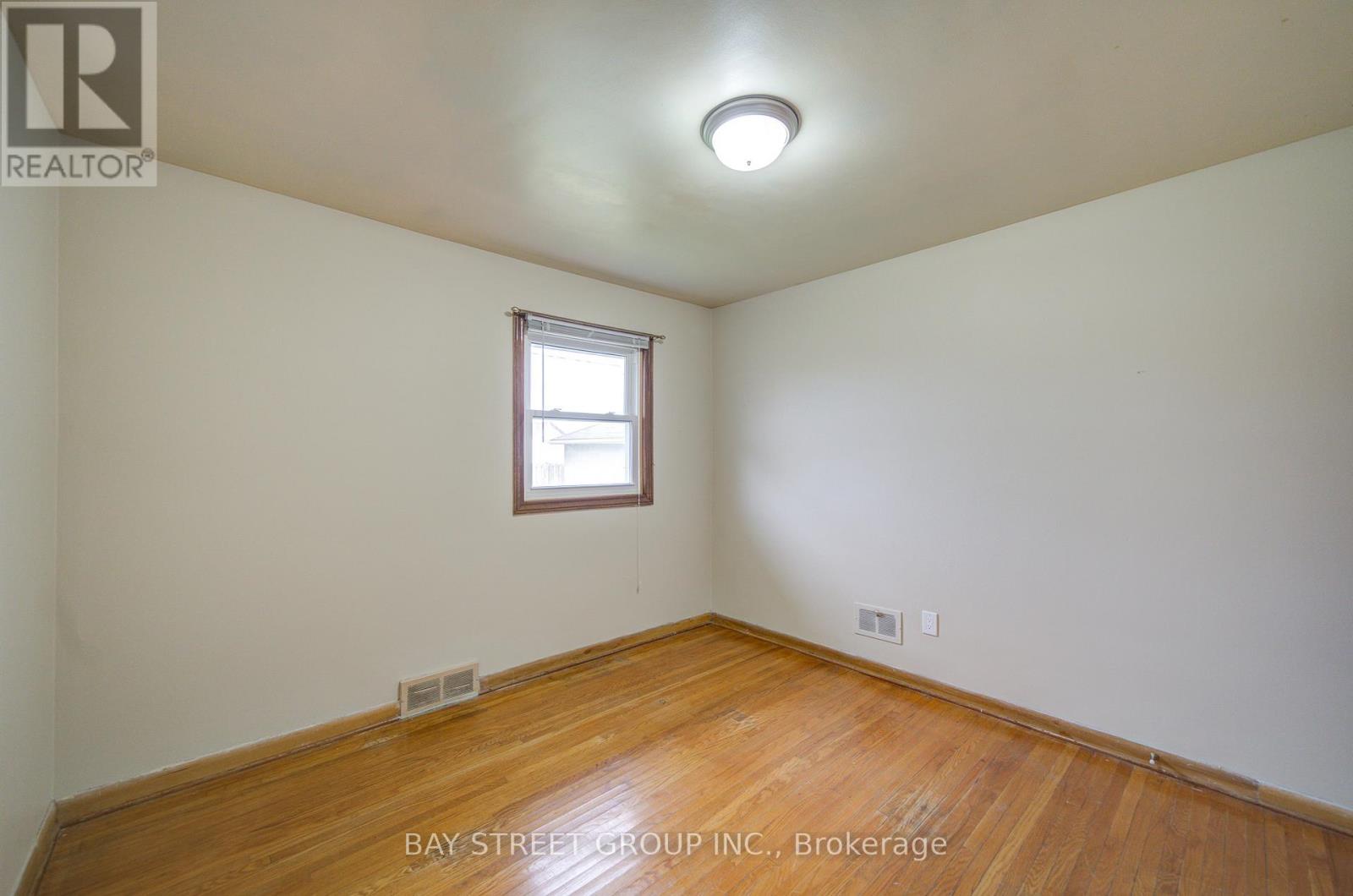 58 Broderick Avenue, Thorold, Ontario  L2V 2J1 - Photo 13 - X12971010