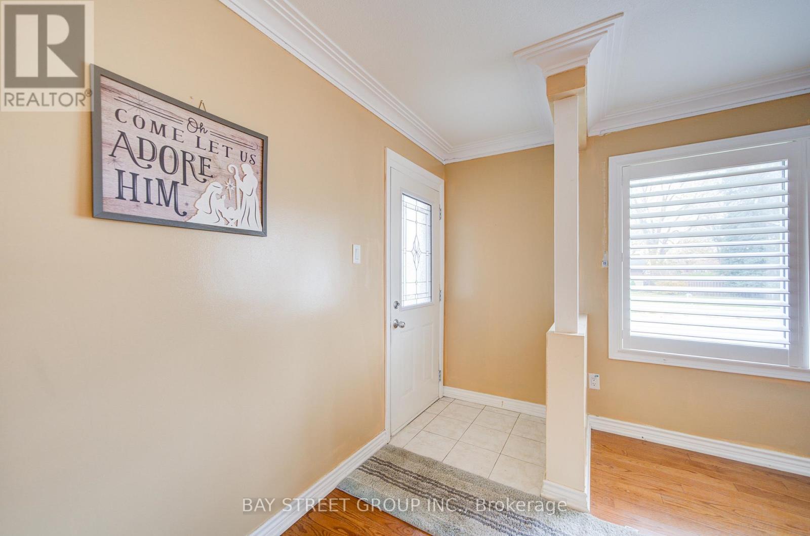 58 Broderick Avenue, Thorold, Ontario  L2V 2J1 - Photo 4 - X12971010