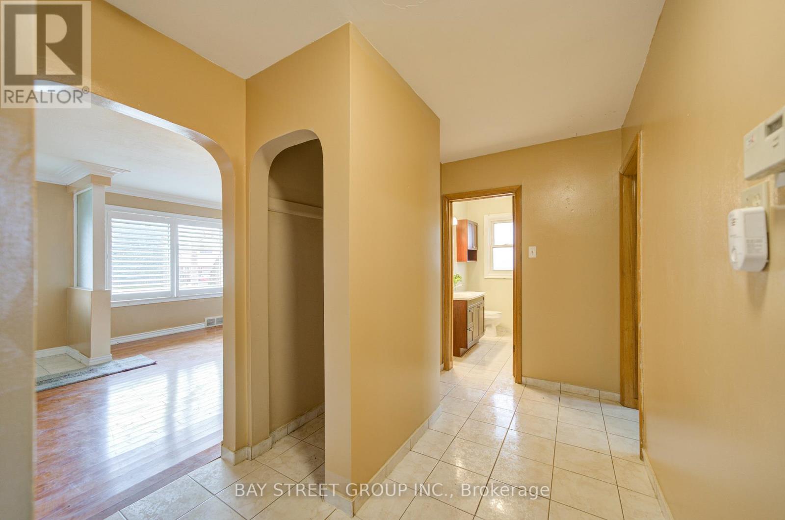 58 Broderick Avenue, Thorold, Ontario  L2V 2J1 - Photo 7 - X12971010