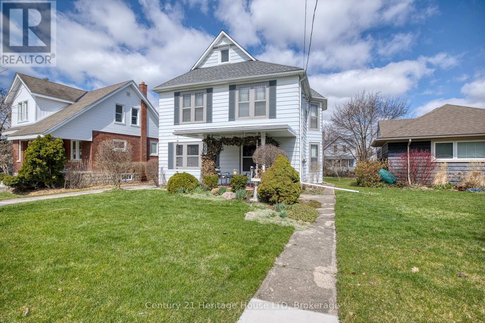 66 Bald Street, Welland, Ontario  L3C 5B9 - Photo 2 - X12971090