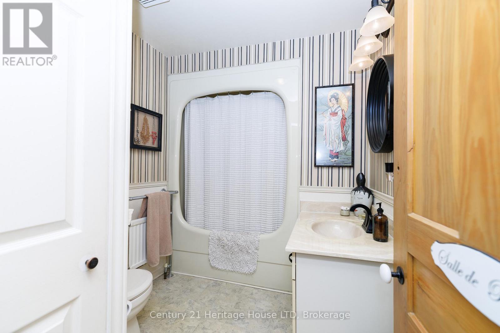 66 Bald Street, Welland, Ontario  L3C 5B9 - Photo 21 - X12971090