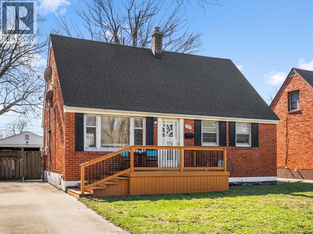 MLS# 26007249: 965 PARKVIEW AVENUE, Windsor, Canada