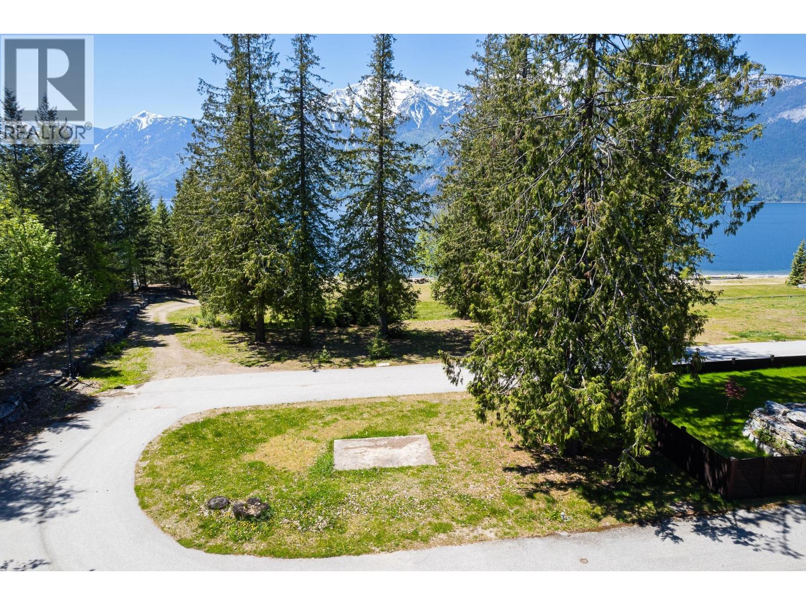 13488 Lakeshore Drive, Boswell, British Columbia  V0B 1A4 - Photo 6 - 10382083