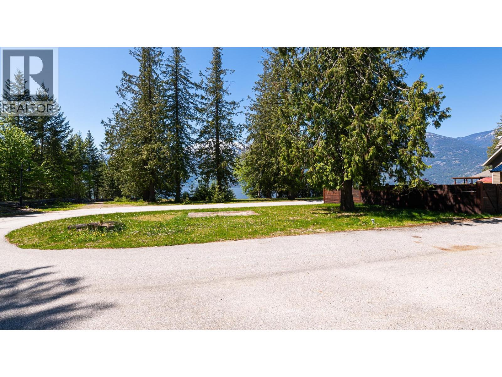 13488 Lakeshore Drive, Boswell, British Columbia  V0B 1A4 - Photo 10 - 10382083