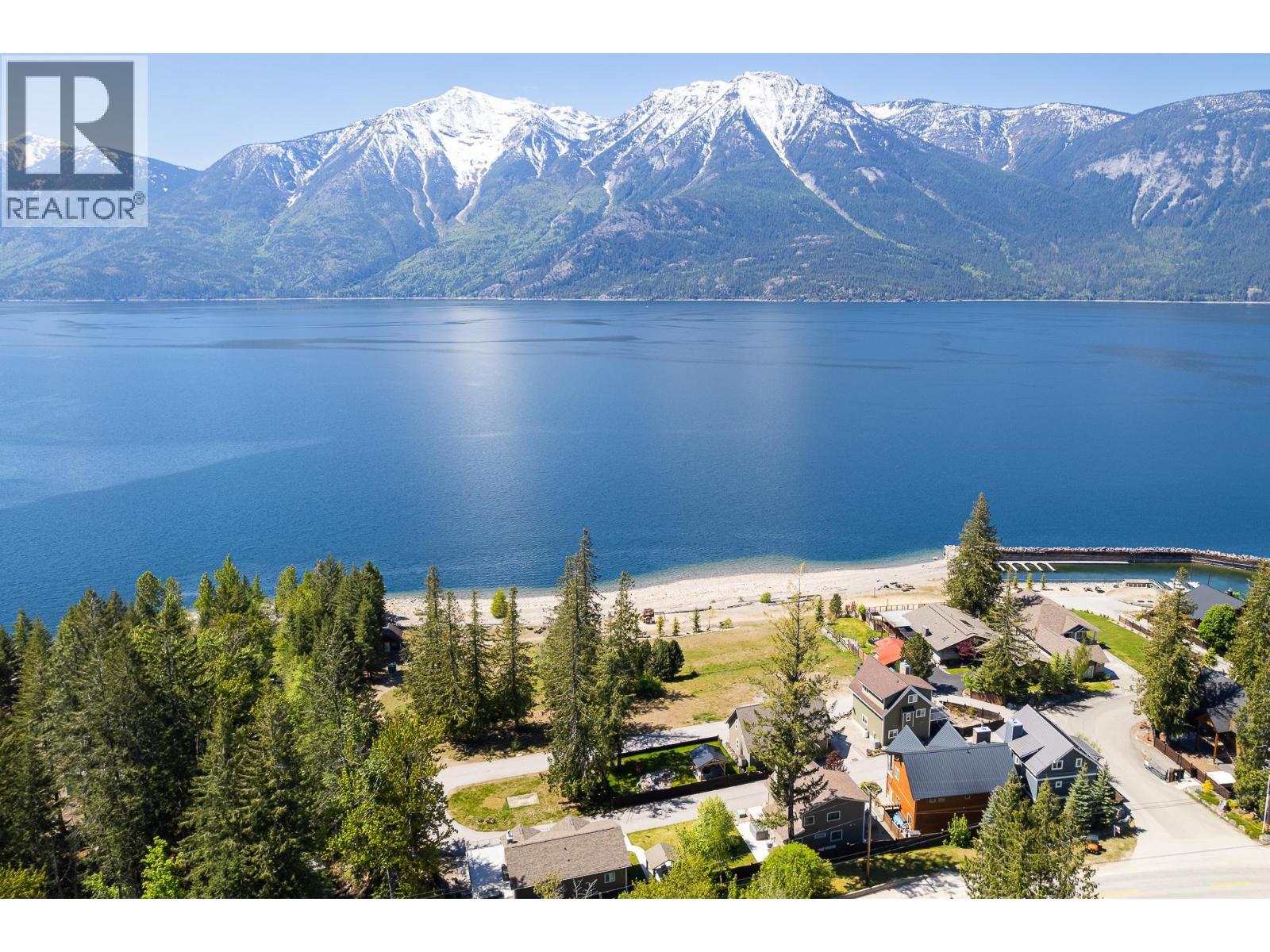 13488 Lakeshore Drive, Boswell, British Columbia  V0B 1A4 - Photo 2 - 10382083