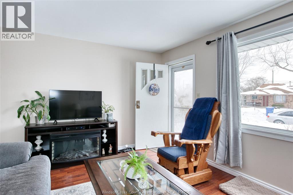 1067 St. Louis, Windsor, Ontario N8S 2K9 - Photo 4 - 26007397