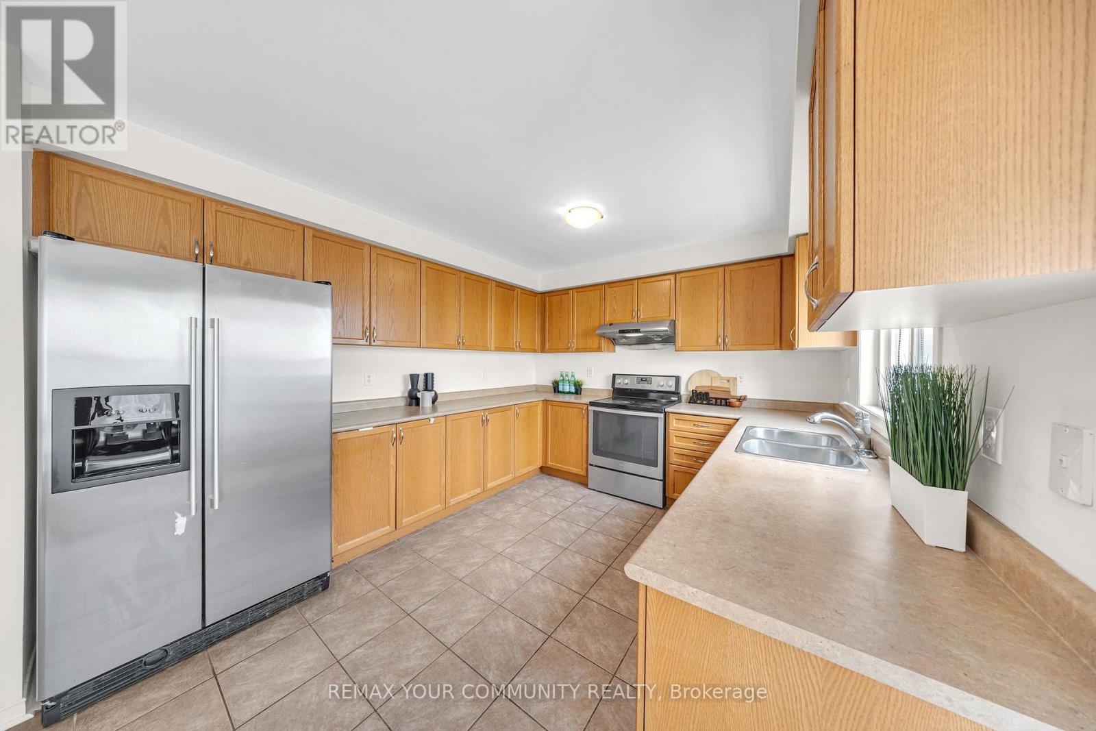 12 Warburton Drive, Ajax, Ontario L1T 0K6 - Photo 19 - E12970418