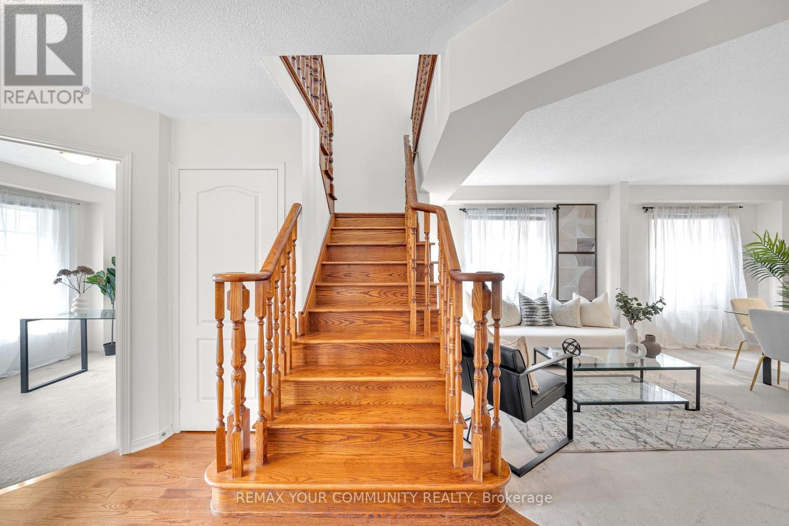 12 Warburton Drive, Ajax, Ontario L1T 0K6 - Photo 4 - E12970418