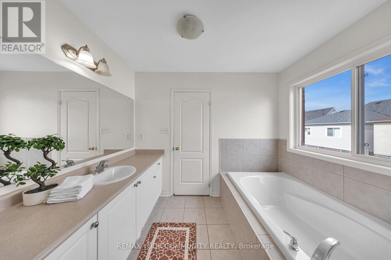 12 Warburton Drive, Ajax, Ontario L1T 0K6 - Photo 29 - E12970418