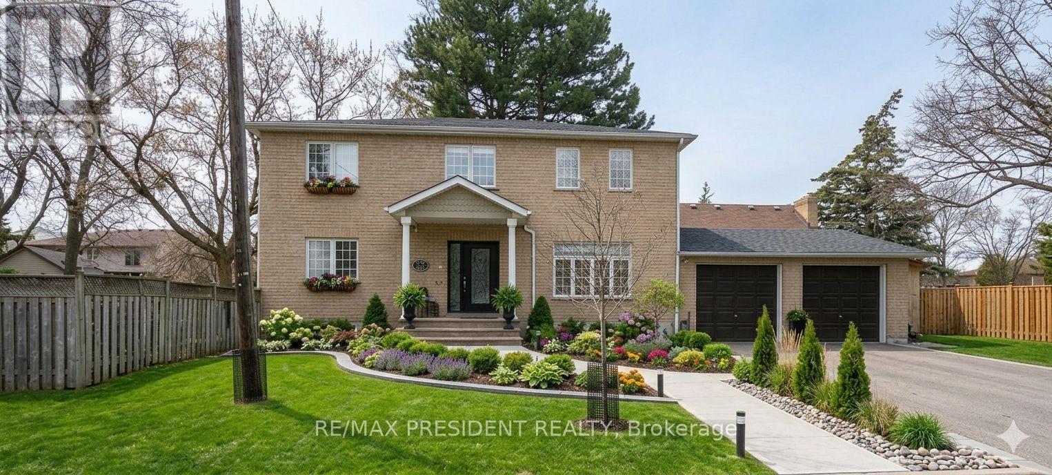 47 HARLOW CRESCENT, Toronto, Ontario