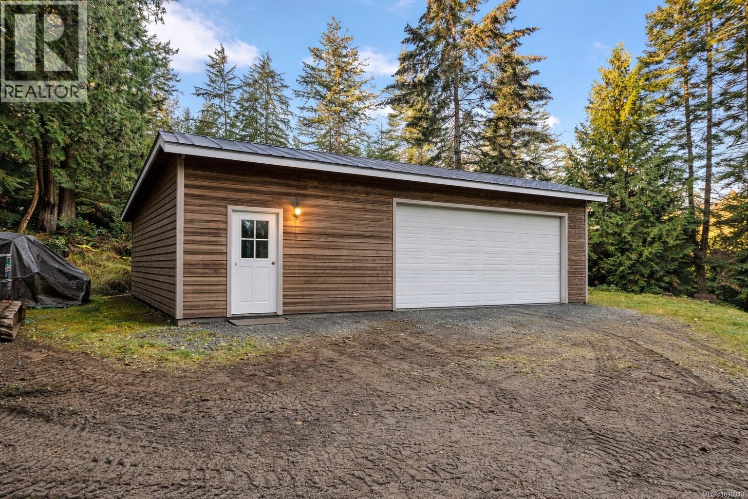 610 Tumbo Channel Rd, Saturna Island, British Columbia  V0N 2Y0 - Photo 2 - 1030943