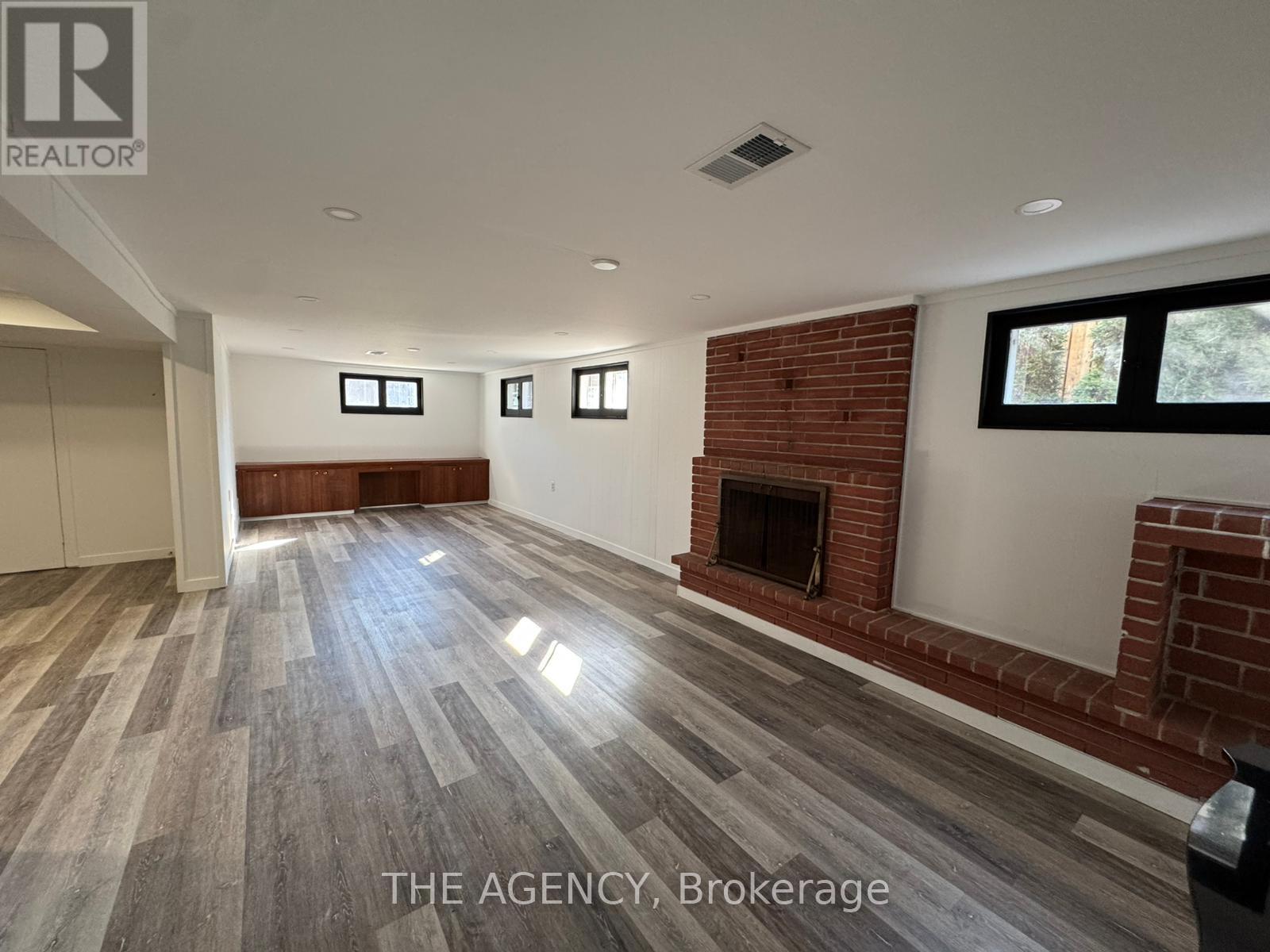 64 Farningham Crescent, Toronto, Ontario  M9B 3B6 - Photo 18 - W12964778