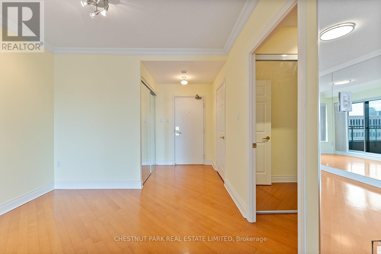 1610 - 889 Bay Street, Toronto, Ontario  M5S 3K5 - Photo 31 - C12970908