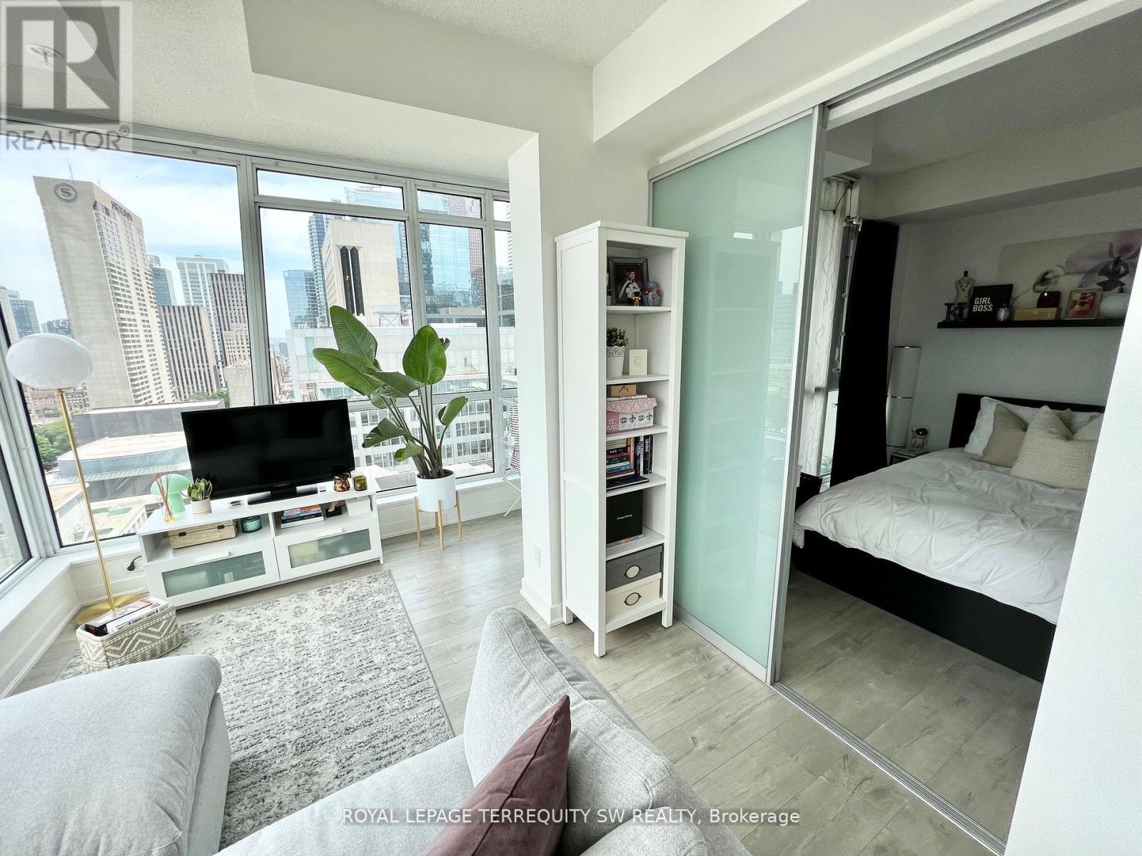 2202 - 199 Richmond Street W, Toronto, Ontario  M5V 0H4 - Photo 14 - C12970952