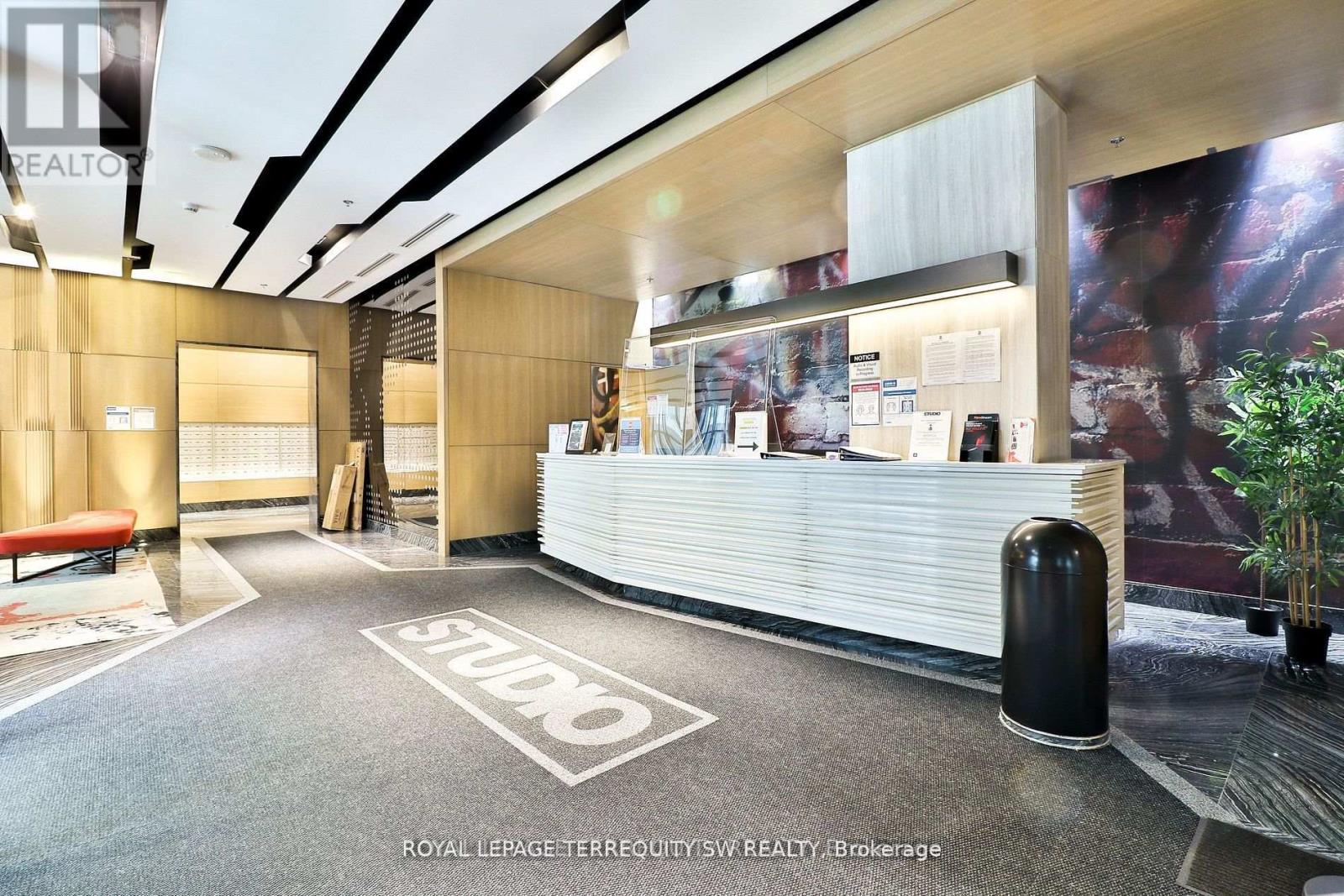 2202 - 199 Richmond Street W, Toronto, Ontario  M5V 0H4 - Photo 3 - C12970952