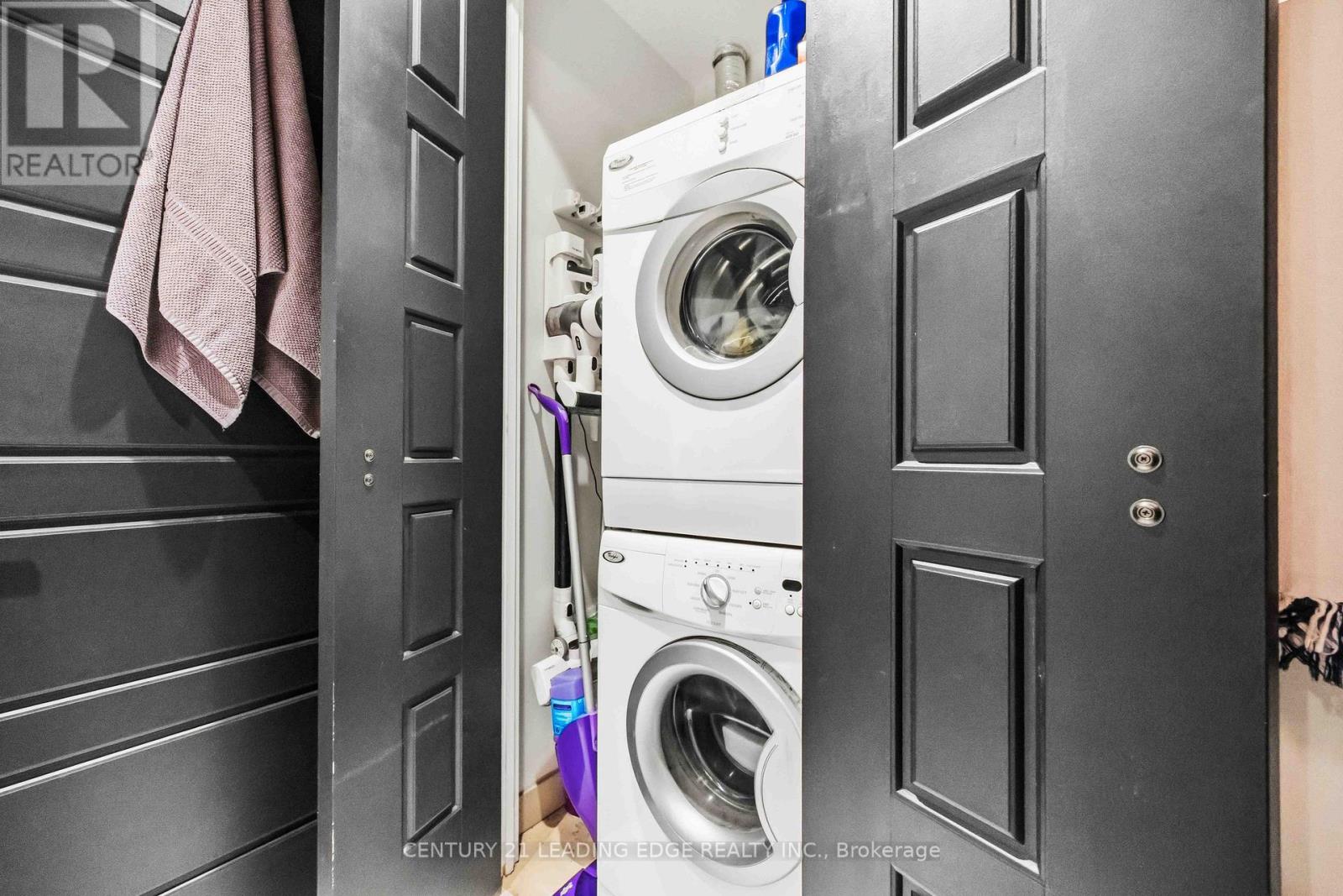 2203 - 28 Linden Street, Toronto, Ontario  M4Y 0A4 - Photo 16 - C12971078