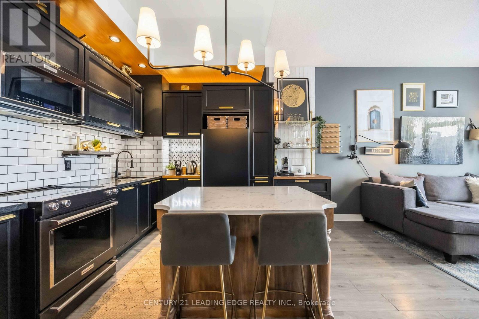 2203 - 28 Linden Street, Toronto, Ontario  M4Y 0A4 - Photo 2 - C12971078