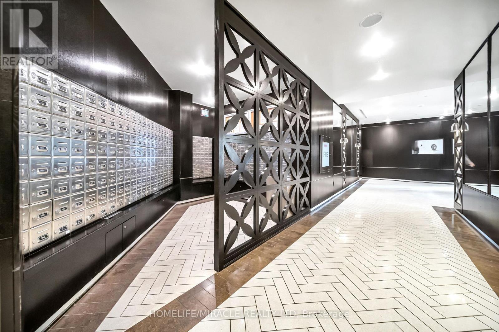 1615 - 20 Blue Jays Way, Toronto, Ontario  M5V 3W6 - Photo 13 - C12971116