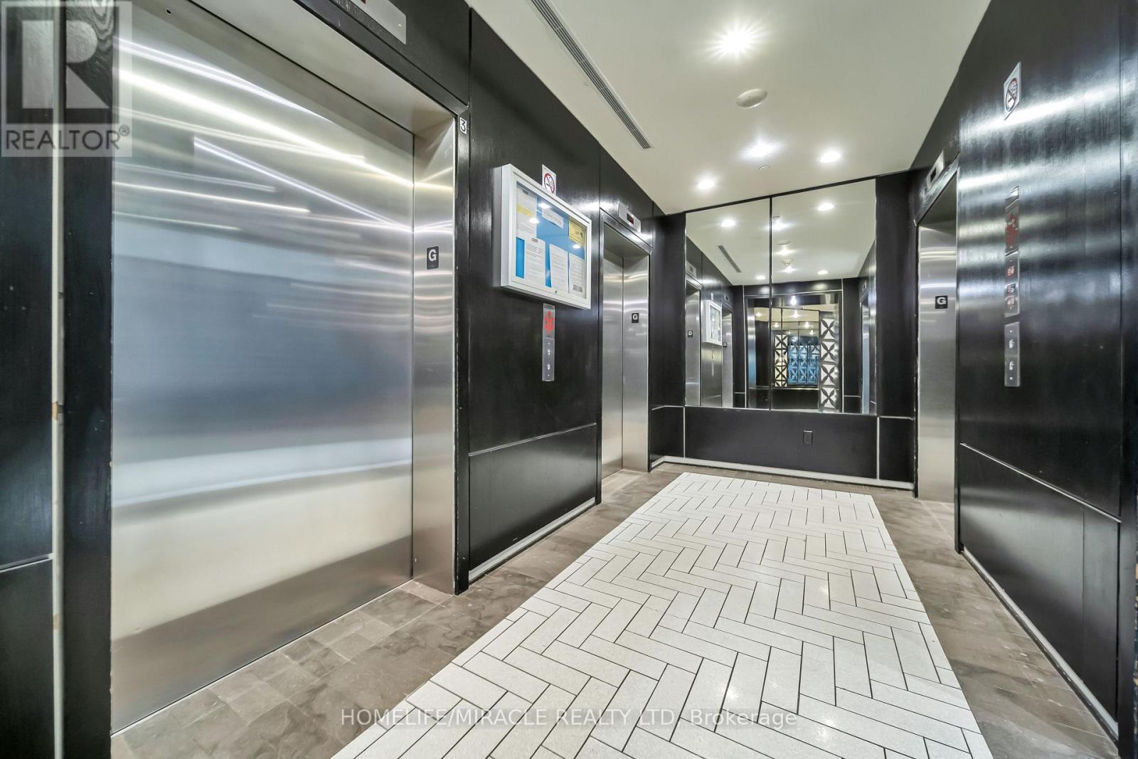 1615 - 20 Blue Jays Way, Toronto, Ontario  M5V 3W6 - Photo 14 - C12971116