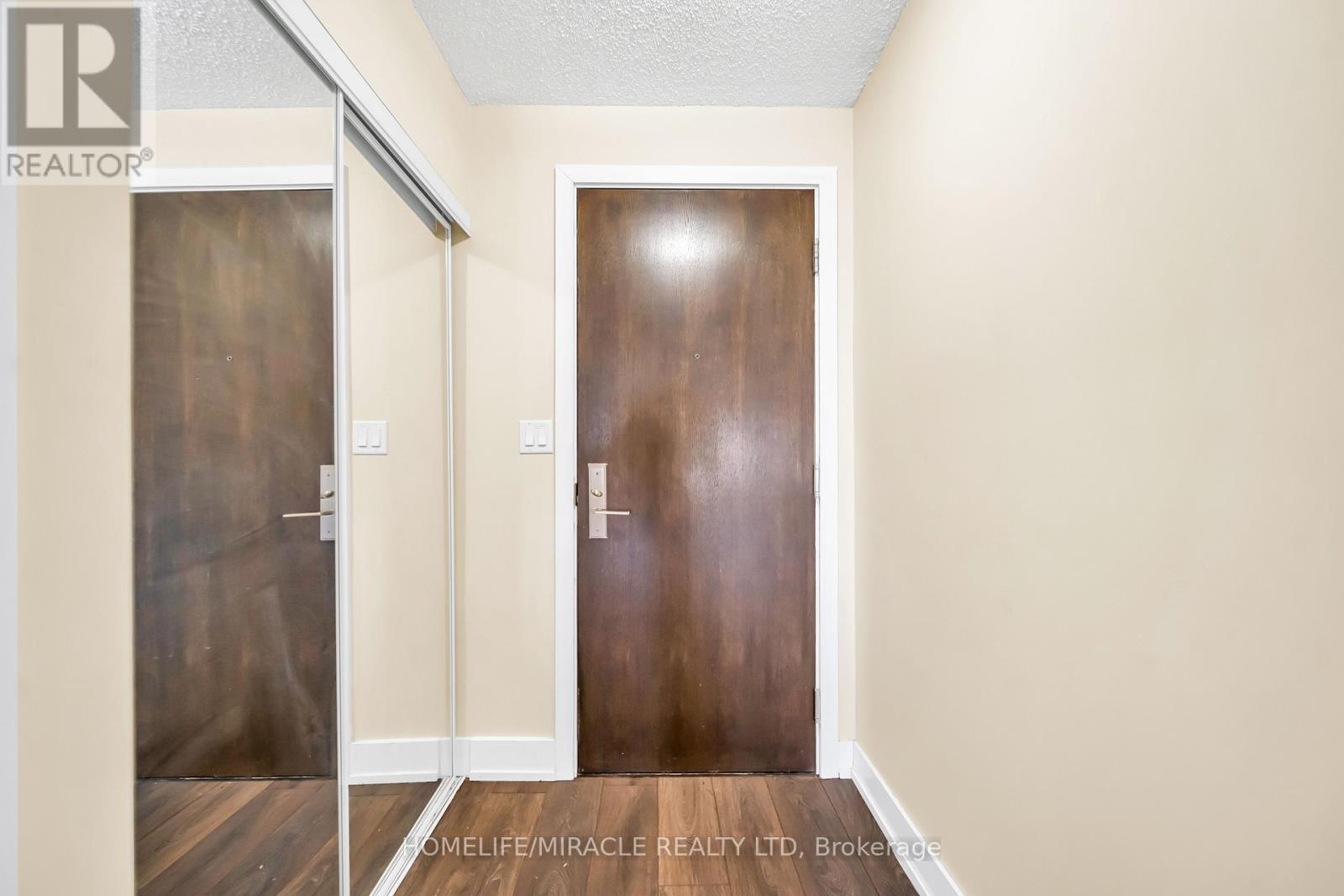 1615 - 20 Blue Jays Way, Toronto, Ontario  M5V 3W6 - Photo 17 - C12971116