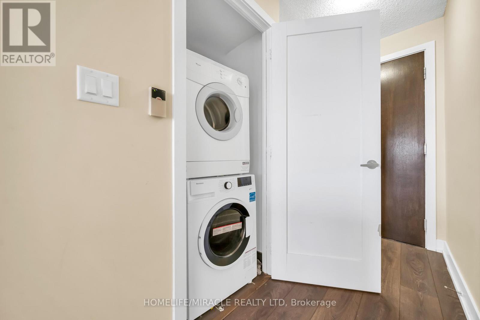 1615 - 20 Blue Jays Way, Toronto, Ontario  M5V 3W6 - Photo 19 - C12971116