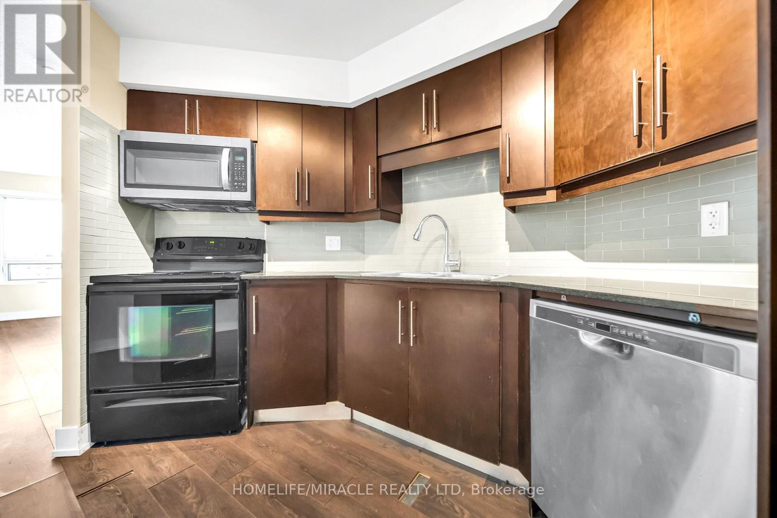 1615 - 20 Blue Jays Way, Toronto, Ontario  M5V 3W6 - Photo 25 - C12971116