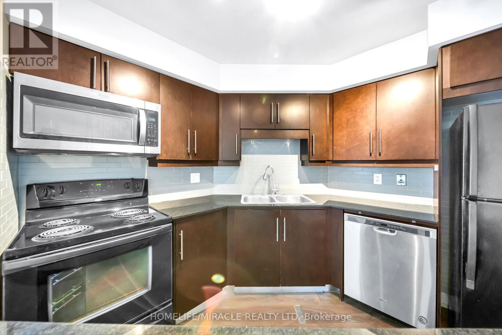 1615 - 20 Blue Jays Way, Toronto, Ontario  M5V 3W6 - Photo 26 - C12971116