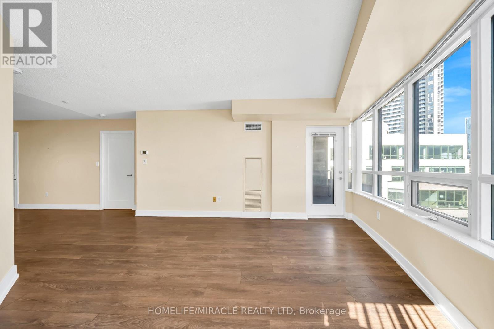 1615 - 20 Blue Jays Way, Toronto, Ontario  M5V 3W6 - Photo 30 - C12971116