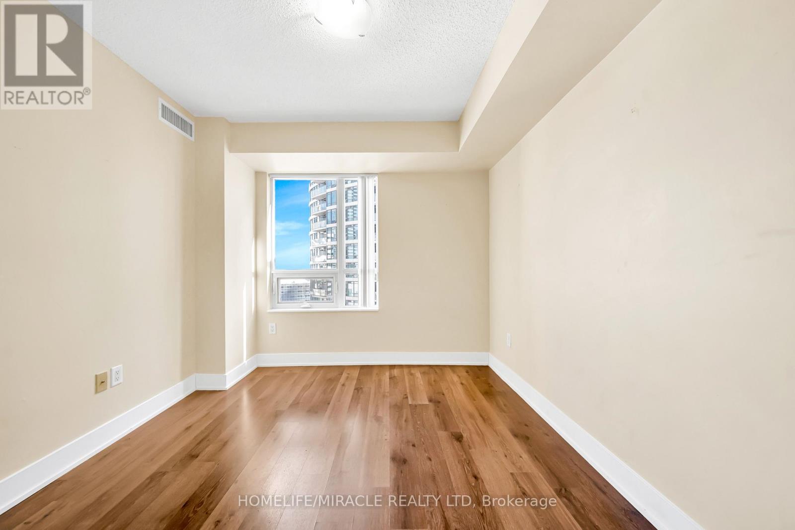 1615 - 20 Blue Jays Way, Toronto, Ontario  M5V 3W6 - Photo 32 - C12971116