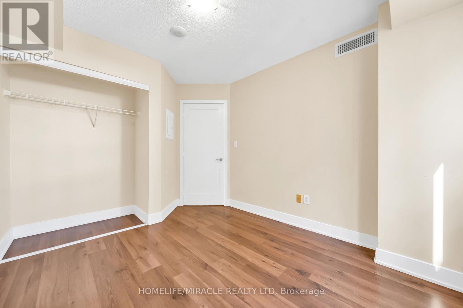 1615 - 20 Blue Jays Way, Toronto, Ontario  M5V 3W6 - Photo 33 - C12971116