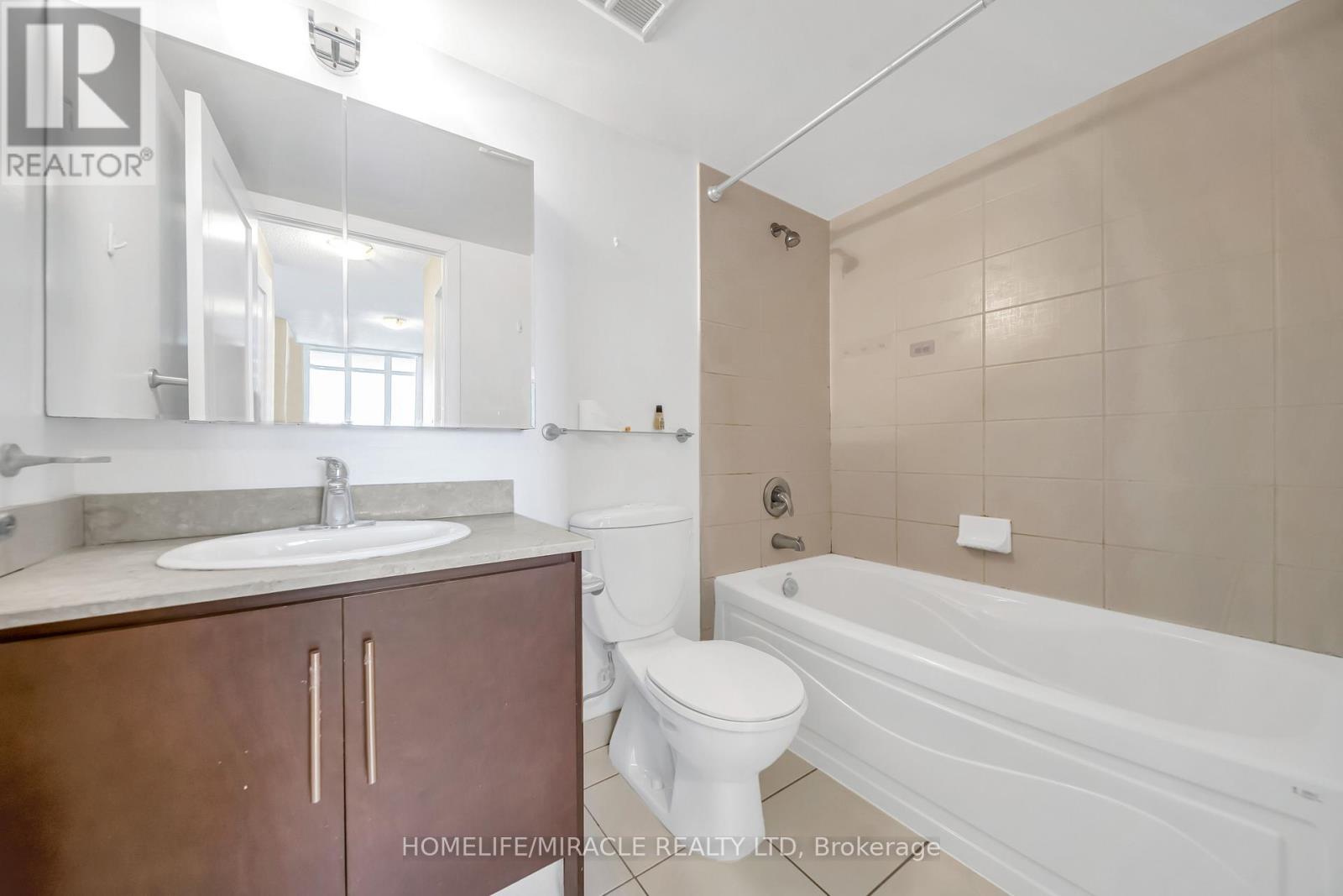 1615 - 20 Blue Jays Way, Toronto, Ontario  M5V 3W6 - Photo 34 - C12971116