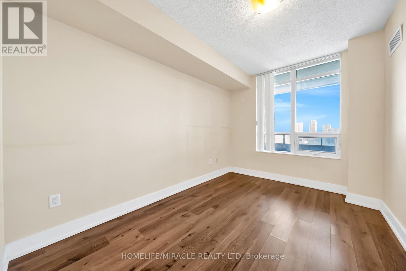 1615 - 20 Blue Jays Way, Toronto, Ontario  M5V 3W6 - Photo 37 - C12971116