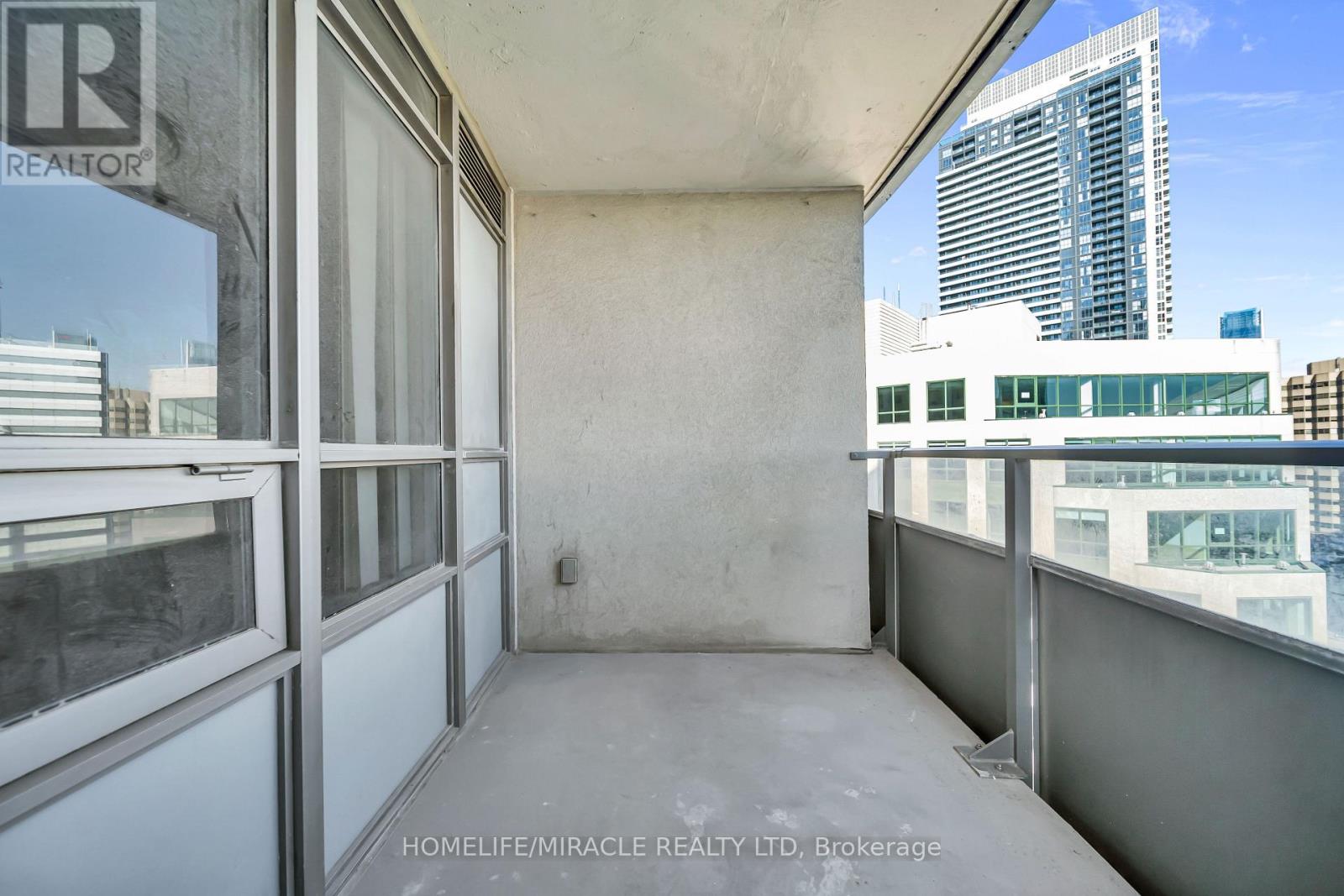 1615 - 20 Blue Jays Way, Toronto, Ontario  M5V 3W6 - Photo 41 - C12971116