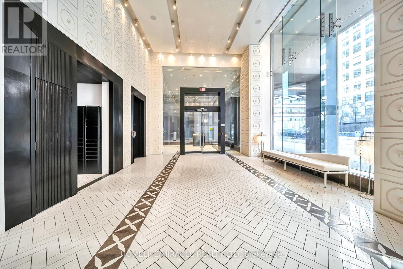 1615 - 20 Blue Jays Way, Toronto, Ontario  M5V 3W6 - Photo 8 - C12971116