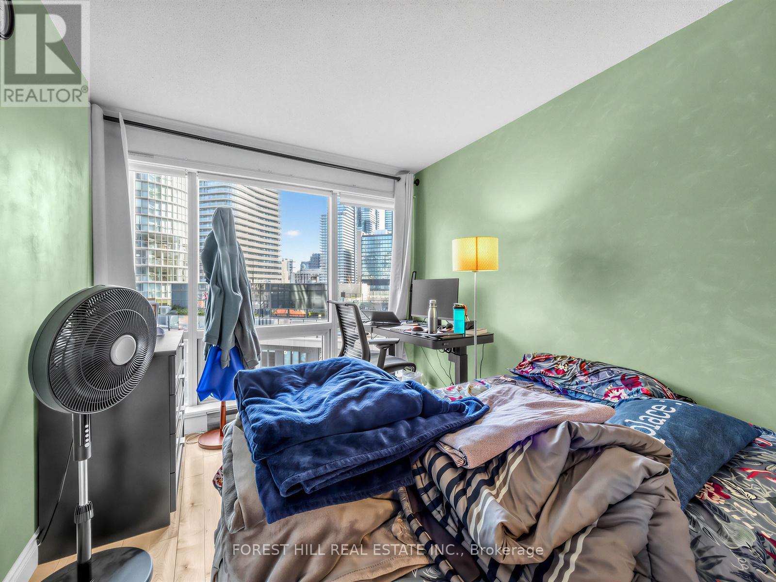 1012 - 1001 Bay Street, Toronto, Ontario  M5S 3A6 - Photo 10 - C12971156