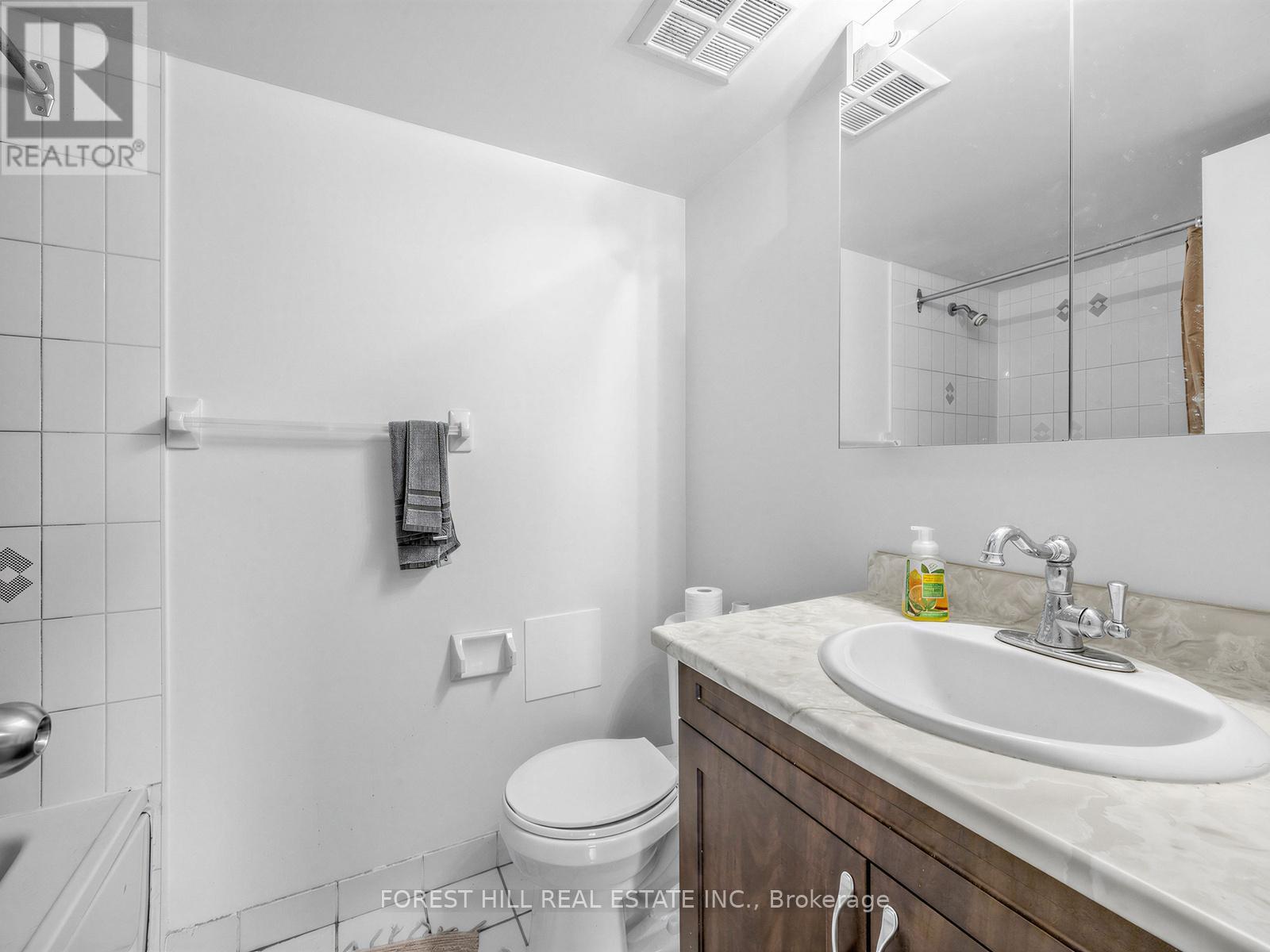 1012 - 1001 Bay Street, Toronto, Ontario  M5S 3A6 - Photo 13 - C12971156
