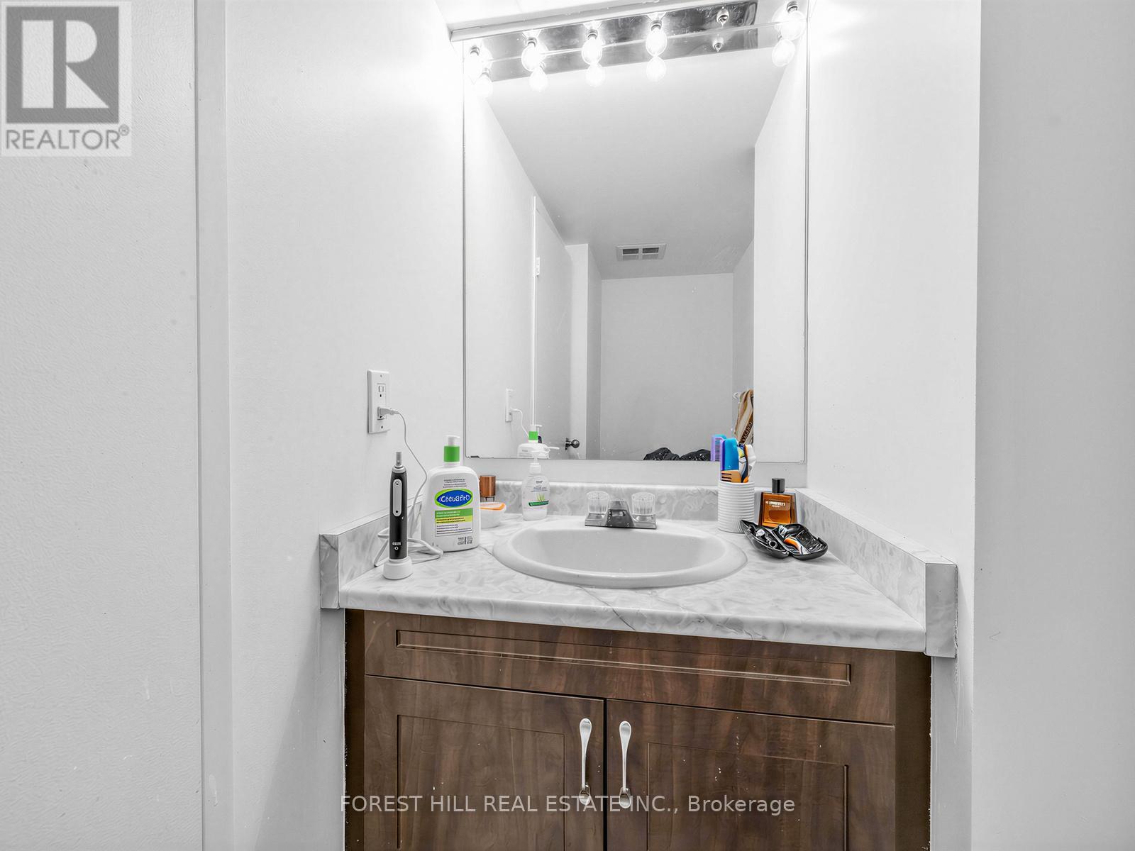 1012 - 1001 Bay Street, Toronto, Ontario  M5S 3A6 - Photo 14 - C12971156