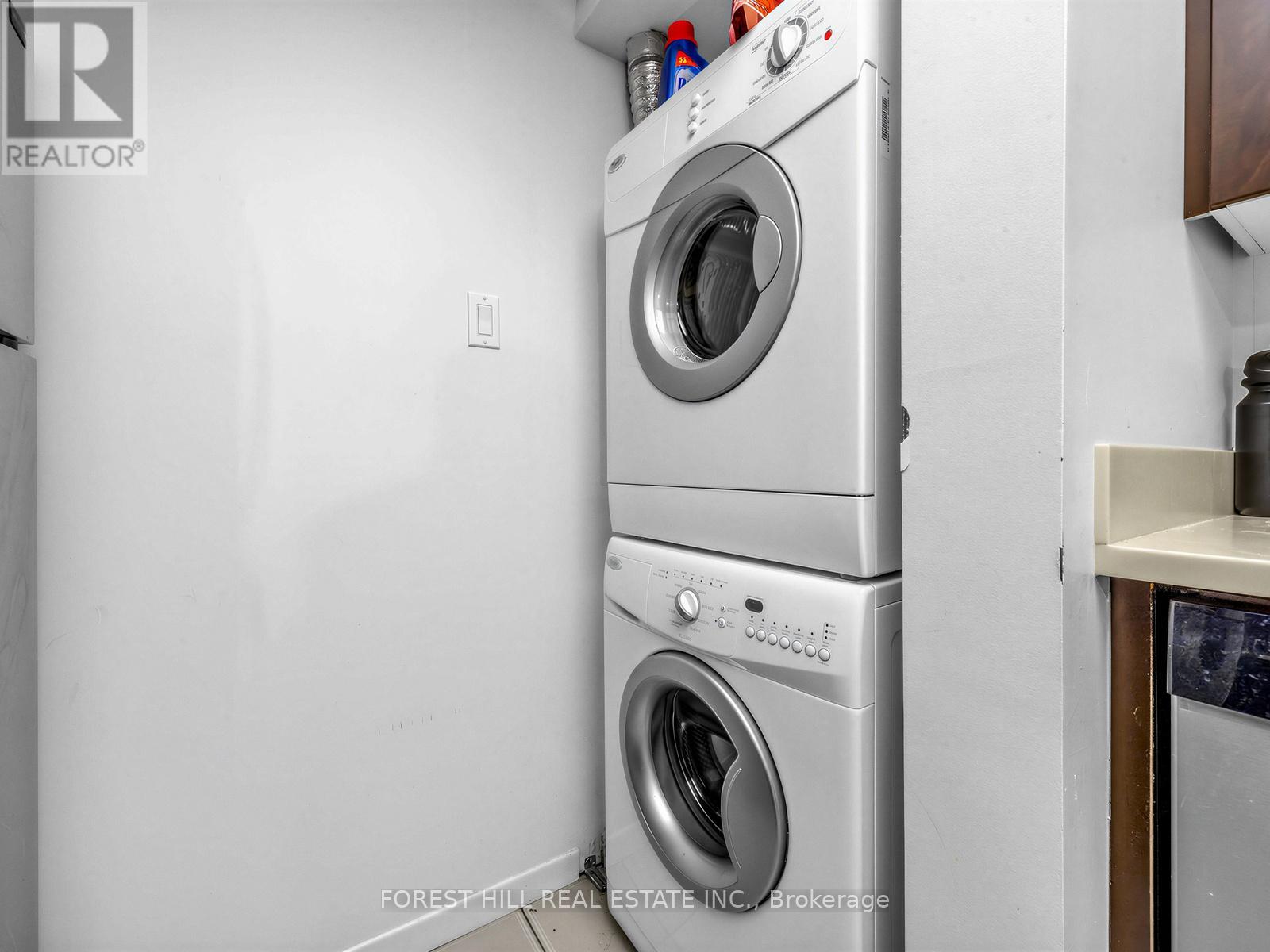 1012 - 1001 Bay Street, Toronto, Ontario  M5S 3A6 - Photo 15 - C12971156