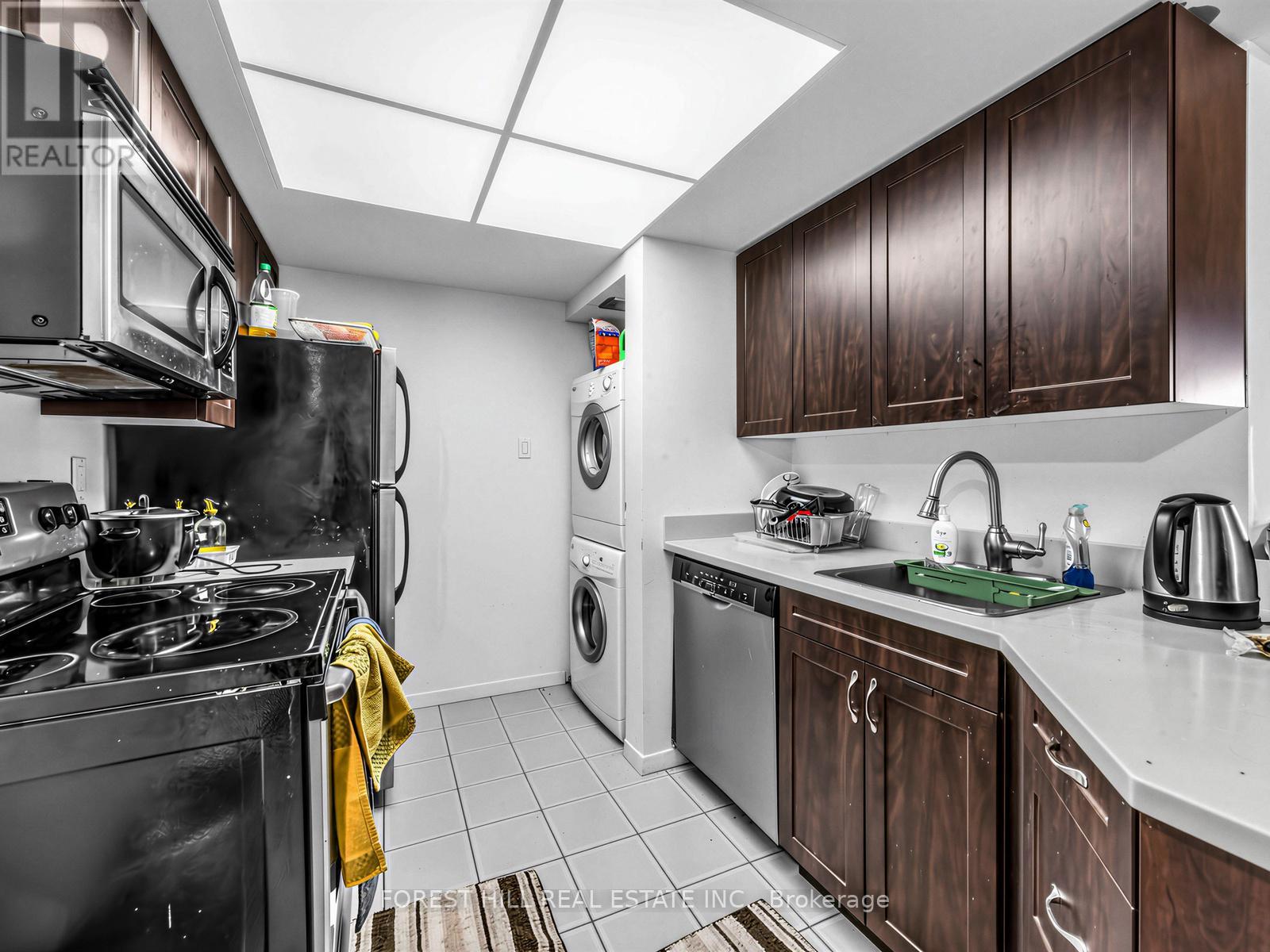 1012 - 1001 Bay Street, Toronto, Ontario  M5S 3A6 - Photo 3 - C12971156