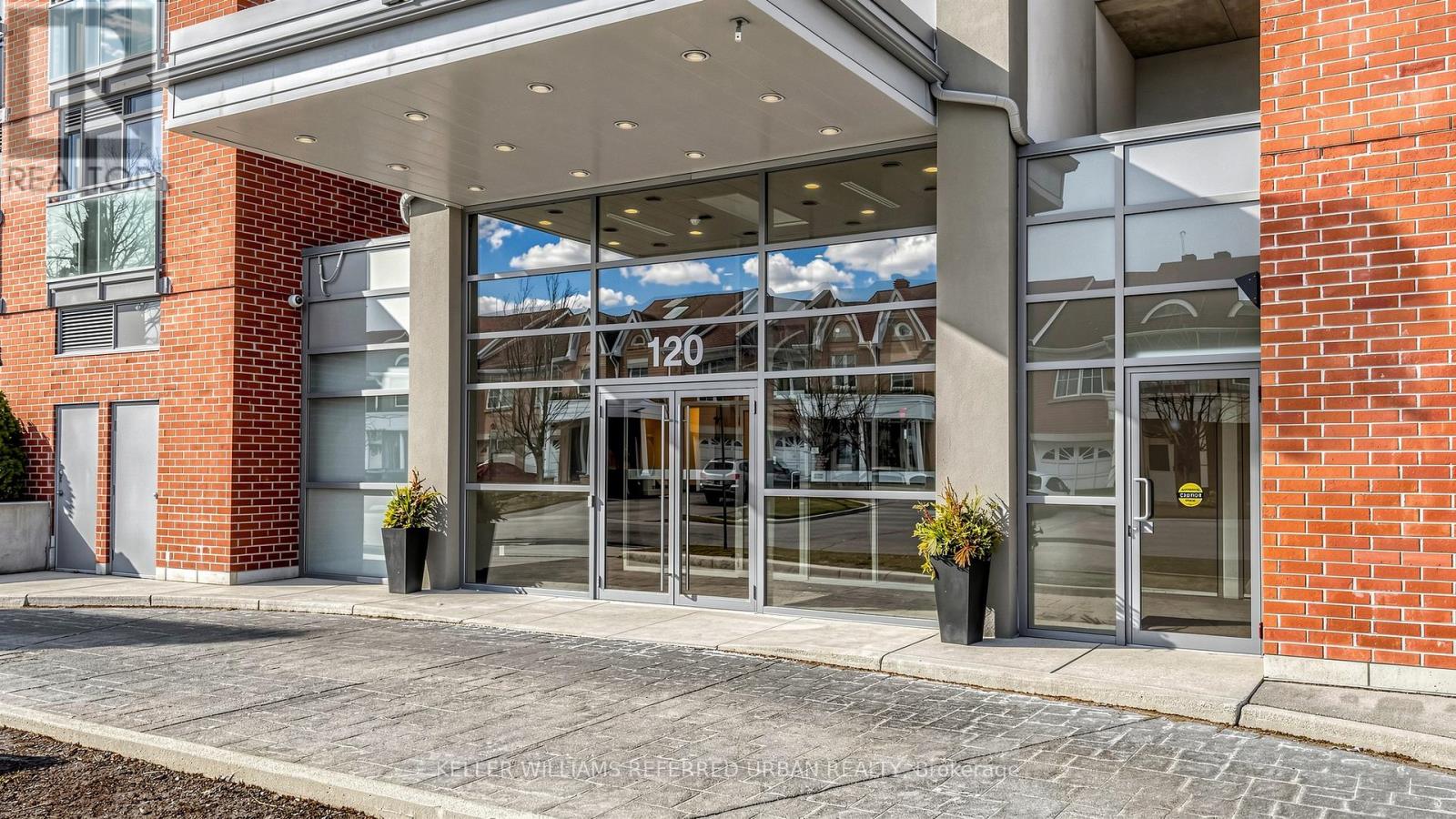 614 - 120 Dallimore Circle, Toronto, Ontario  M3C 4J1 - Photo 2 - C12971190