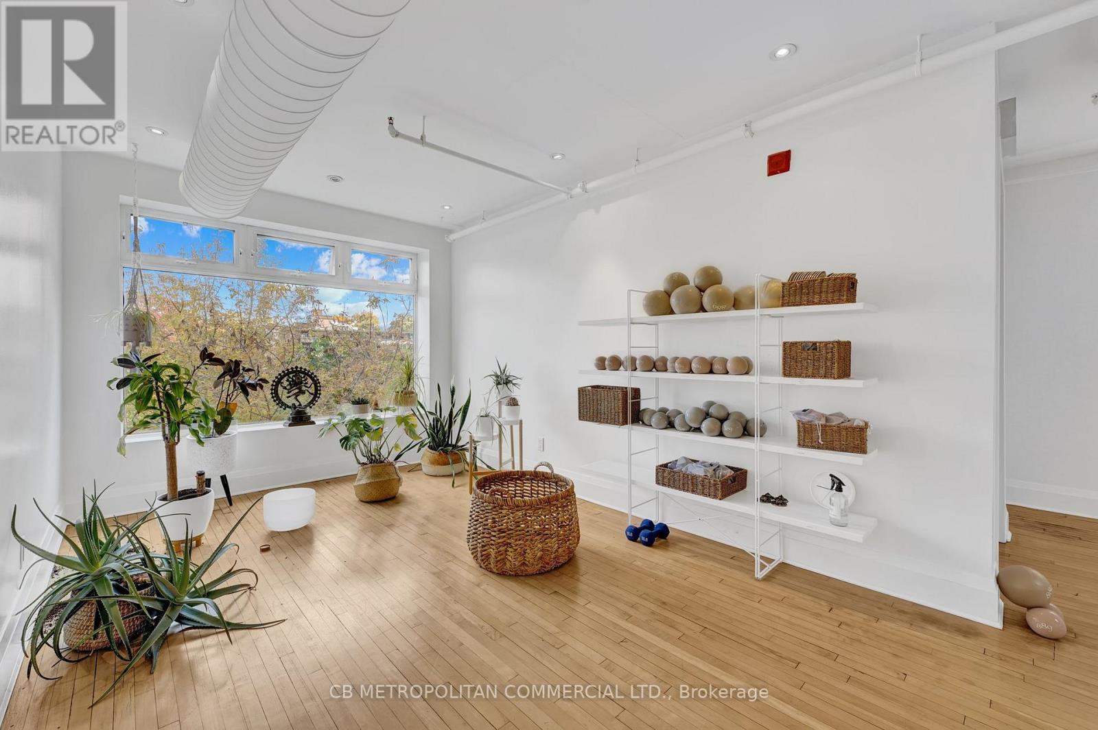 889 Yonge Street, Toronto (Rosedale-Moore Park), Ontario  M4W 2H2 - Photo 10 - C12971192