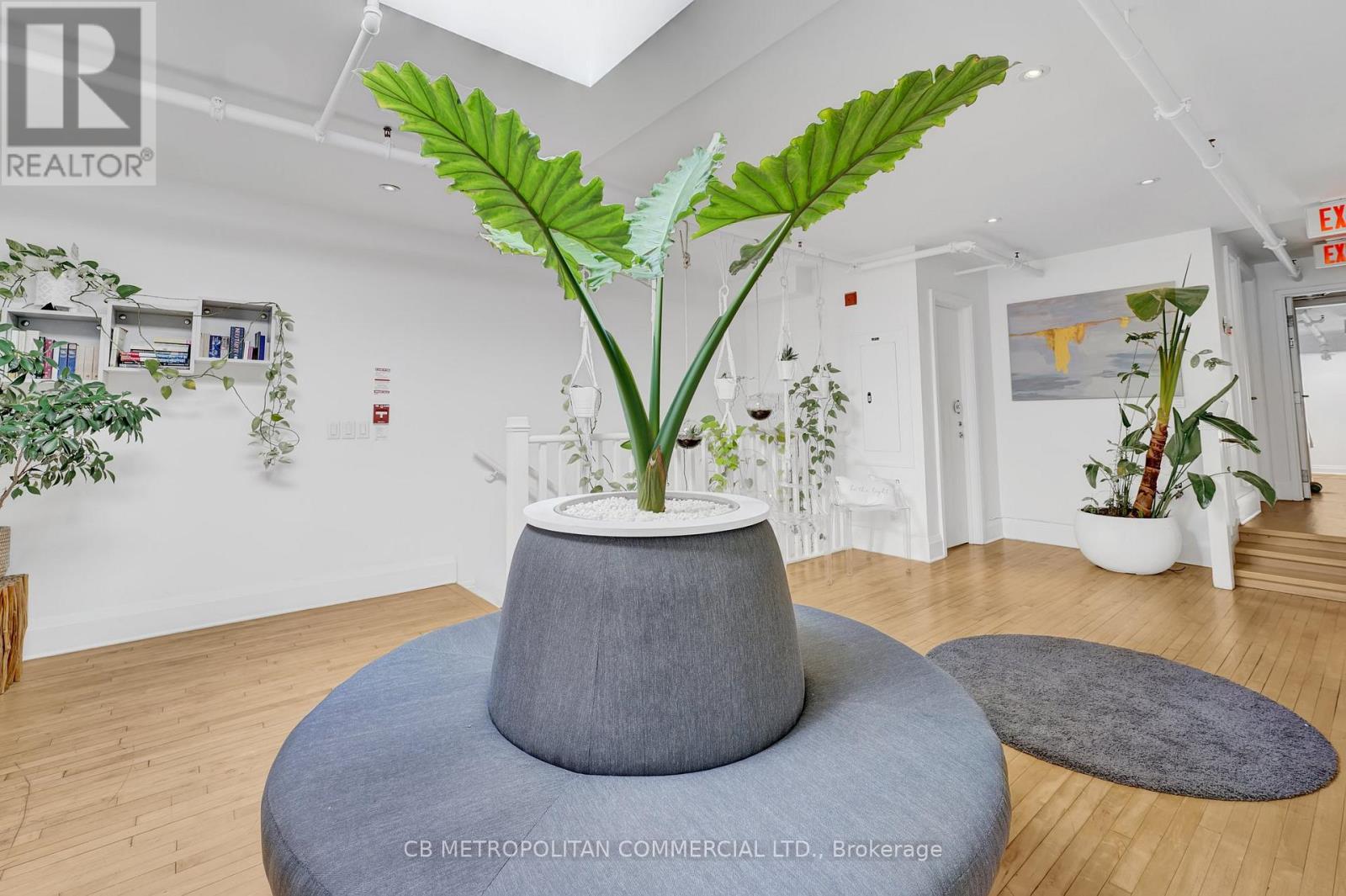 889 Yonge Street, Toronto (Rosedale-Moore Park), Ontario  M4W 2H2 - Photo 11 - C12971192