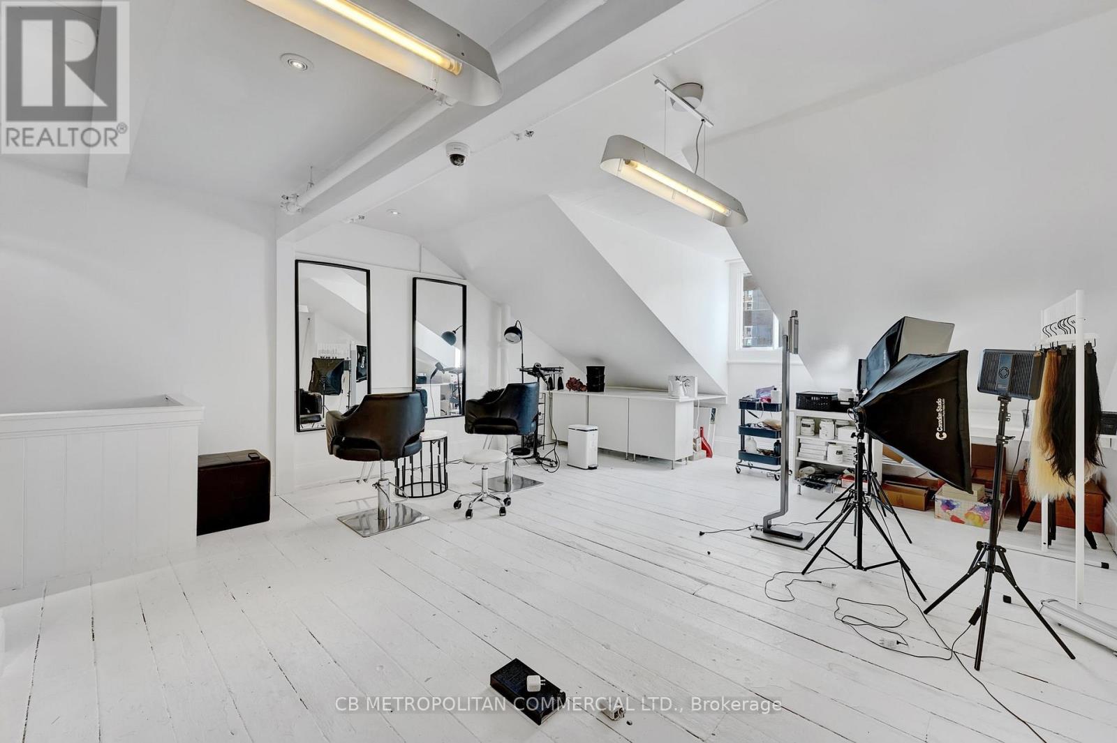 889 Yonge Street, Toronto (Rosedale-Moore Park), Ontario  M4W 2H2 - Photo 17 - C12971192