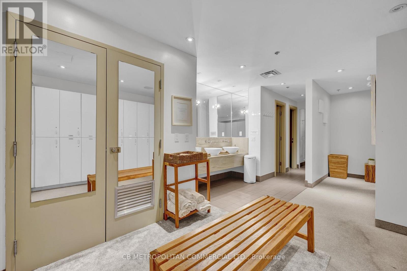 889 Yonge Street, Toronto (Rosedale-Moore Park), Ontario  M4W 2H2 - Photo 21 - C12971192