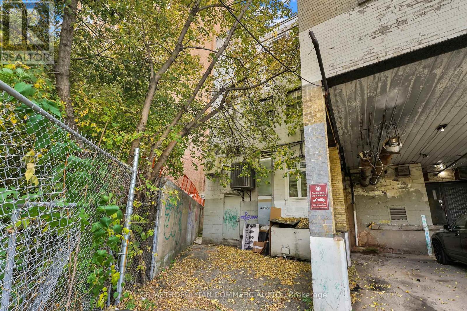 889 Yonge Street, Toronto (Rosedale-Moore Park), Ontario  M4W 2H2 - Photo 23 - C12971192