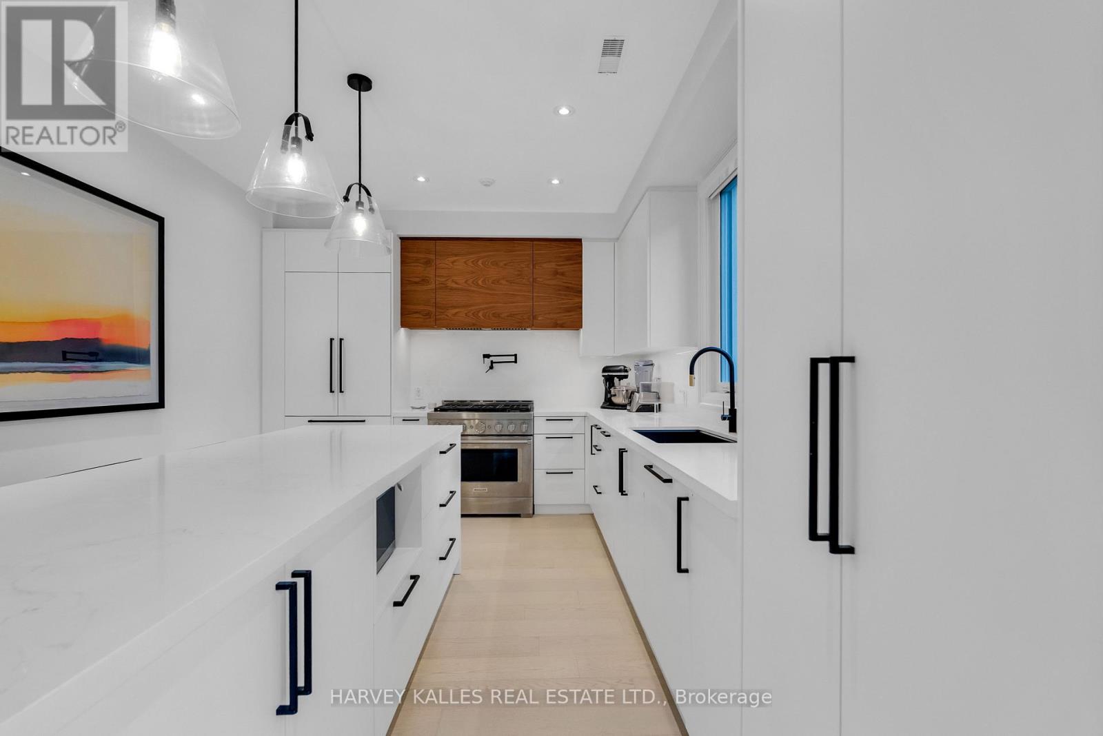 32 Almont Road, Toronto, Ontario  M3H 3E3 - Photo 18 - C12971220