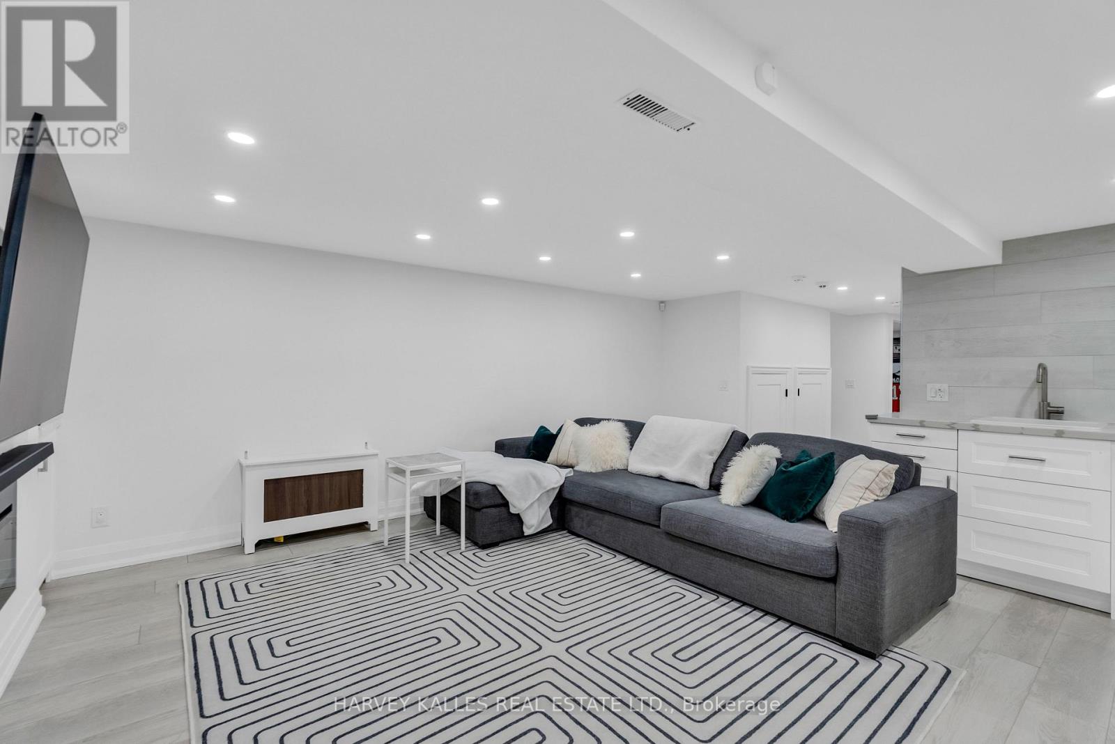 32 Almont Road, Toronto, Ontario  M3H 3E3 - Photo 41 - C12971220