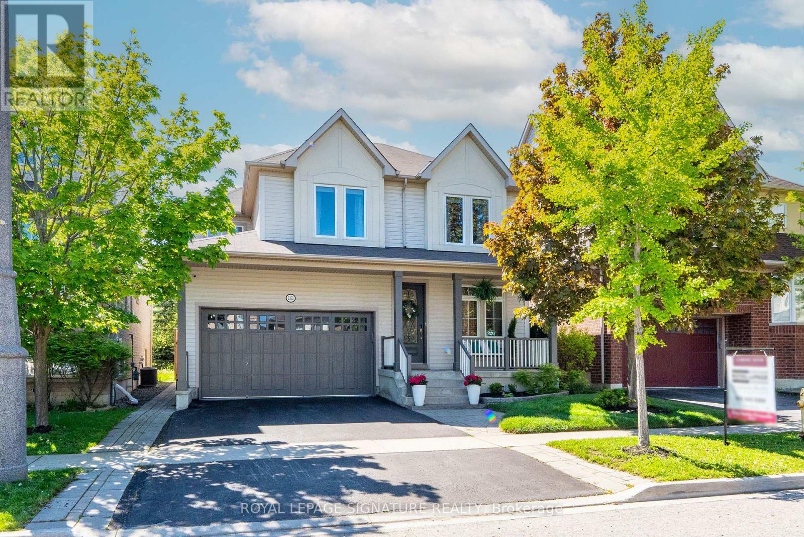 2355 PILGRIM SQUARE, Oshawa, Ontario