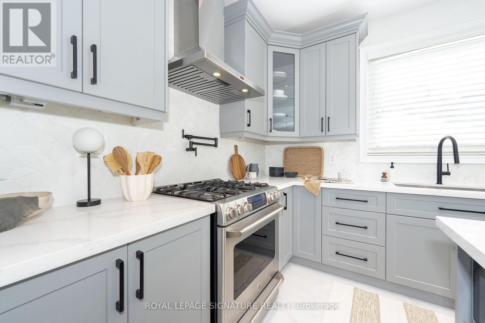 2355 Pilgrim Square, Oshawa, Ontario  L1L 0C2 - Photo 9 - E12970860