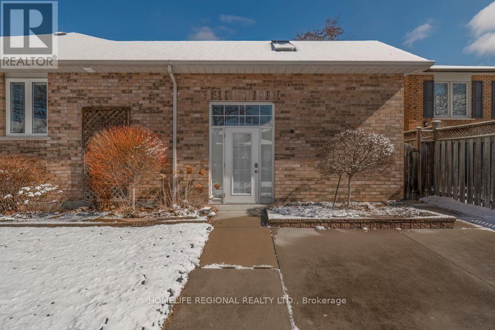 99 Goodman Drive, Oshawa, Ontario  L1J 8H3 - Photo 2 - E12970990